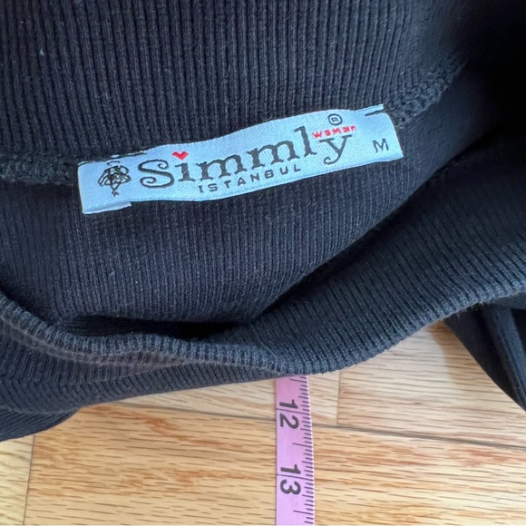 🛍Black & Burgundy Mock Neck Top🛍 - Picture 7 of 7